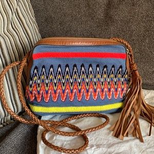 EUC🔥AUTHENTIC TORY BURCH linen/braided leather zip top crossbody with tassels